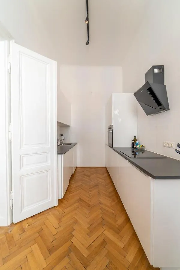 Josef'S Home I Premium Suite I Quiet & Central Vienna