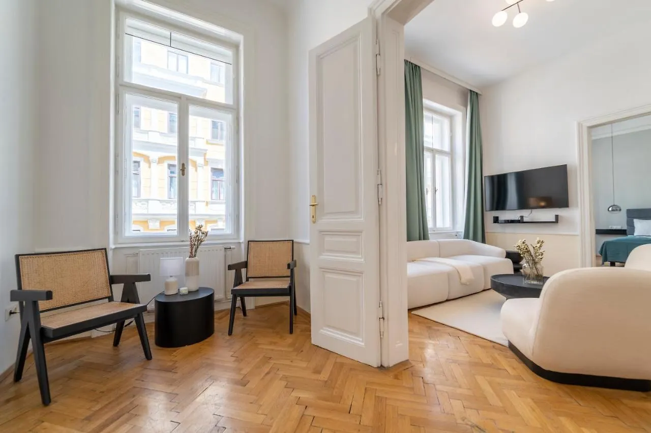 Επικοινωνία με το Josef\'S Home I Premium Suite I Quiet & Central